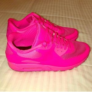 Nike id womens sneaker in good condition and gorgeous pink color